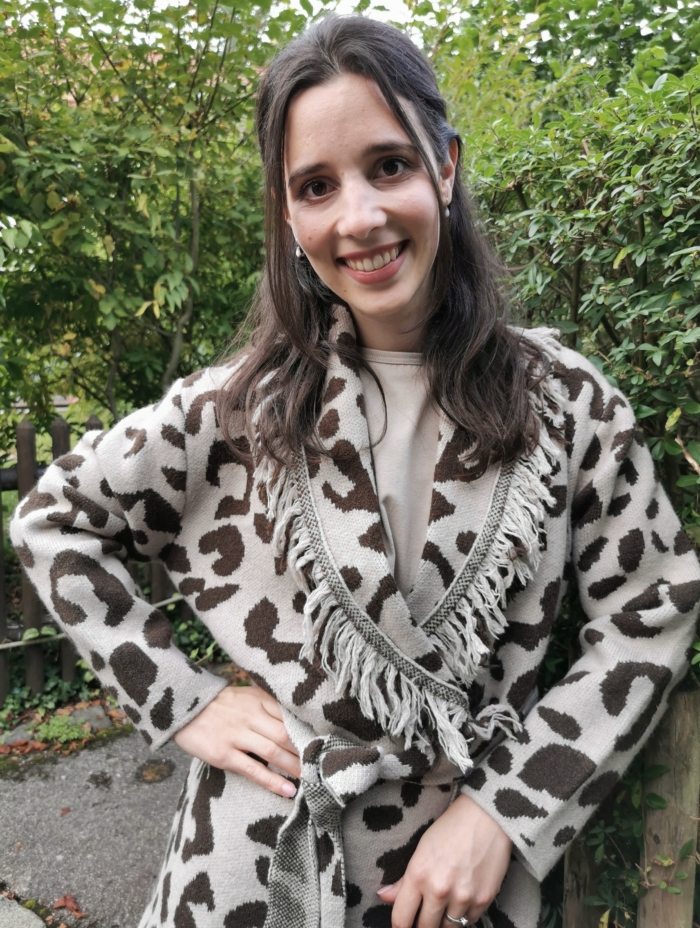 Längere Strickjacke, animalprint mit Fransen_Kragen